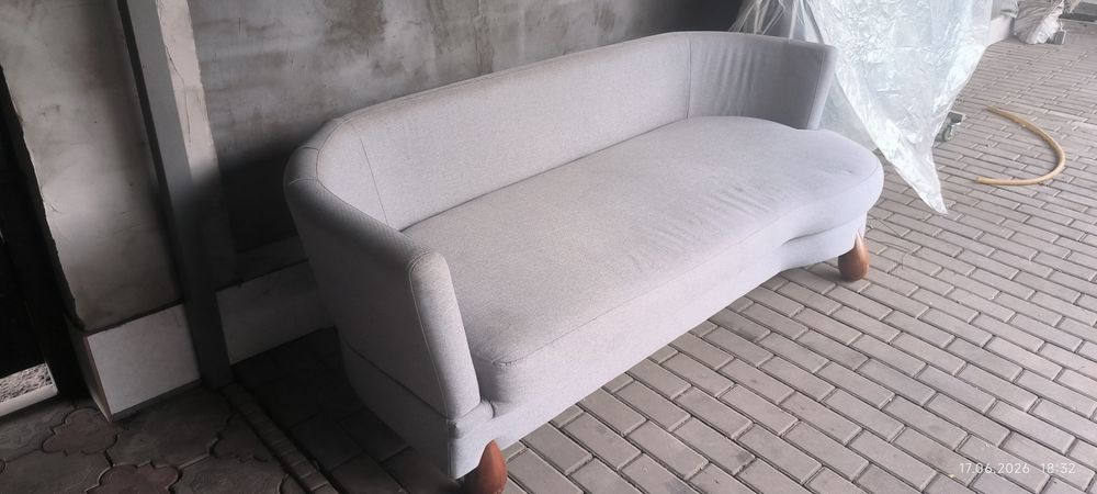 Продам диван дизайнерский бу