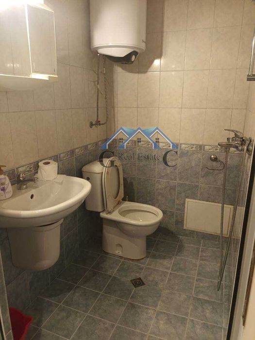 Стая от апартамент под наем 180 евро, под Общината