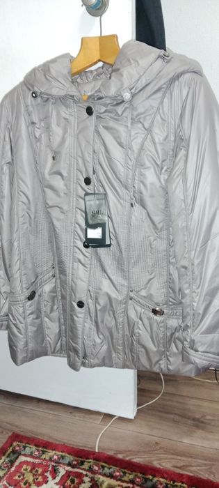 Женская куртка осень -весна.