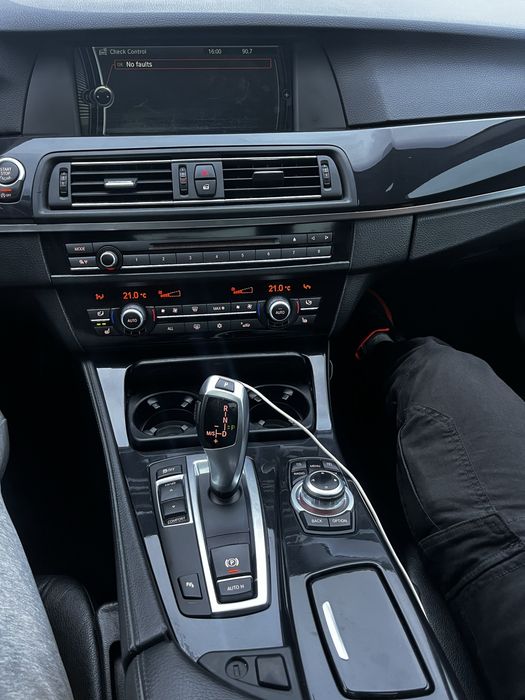 BMW 520  184cp full panorama!