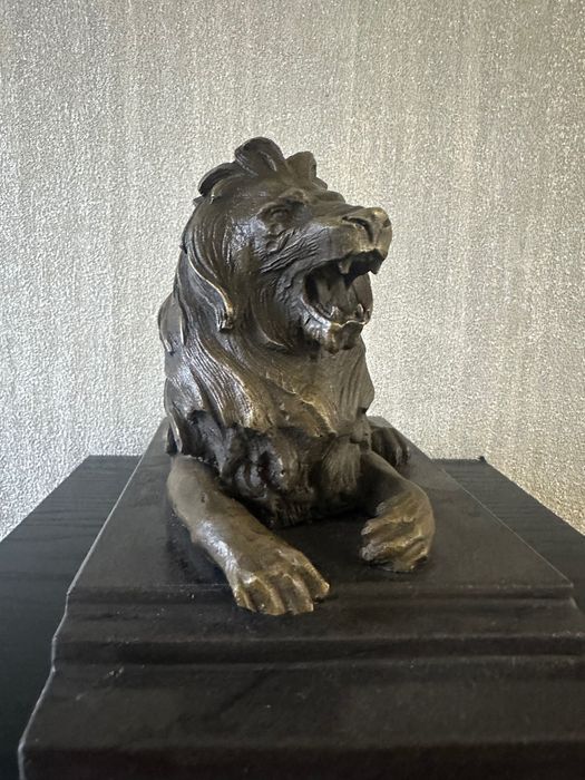 Масивна бронзова скулптура "Ревящ лъв" (4.5 кг) – А. Бари