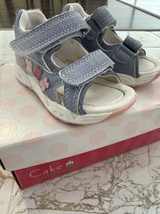 Детски сандали за момиче размер 20