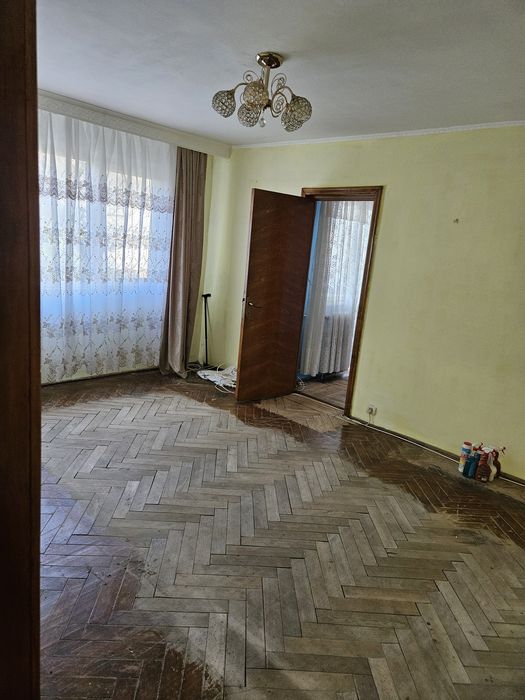 Apartament 3 camere cu balcon – Km 4-5, Constanța, etaj 1/4, 50 mp