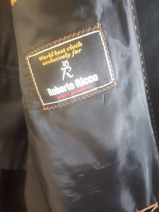 Продается мужской костюм