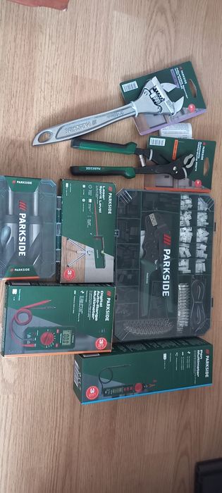 Seturi Scule Parkside, sigilate