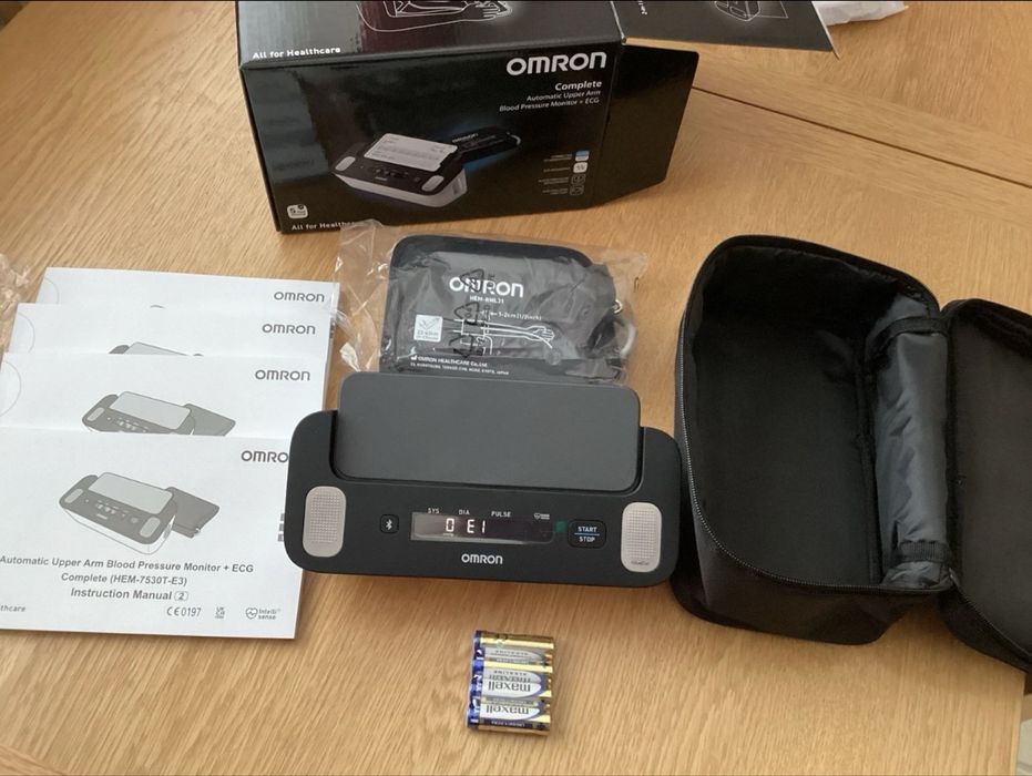 Tensiometru Omron HEM-7530T-E3 pentru brat + EKG/ECG