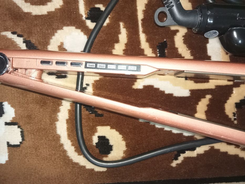 выпрямитель волос укладка