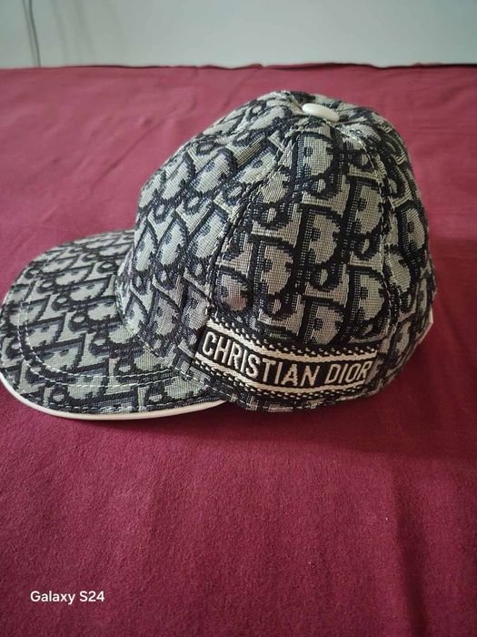 Шапка на Cristian Dior