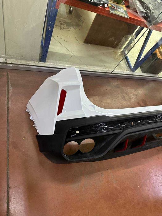 Бампер задний в сборе