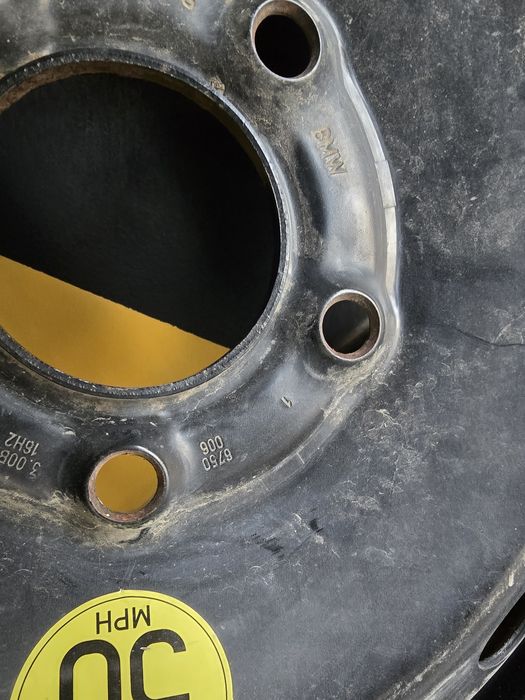 Запаска R16 и крепления для запаска запаски