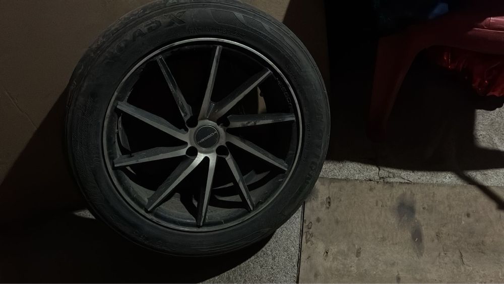 Продам диски с резиной комплект летние