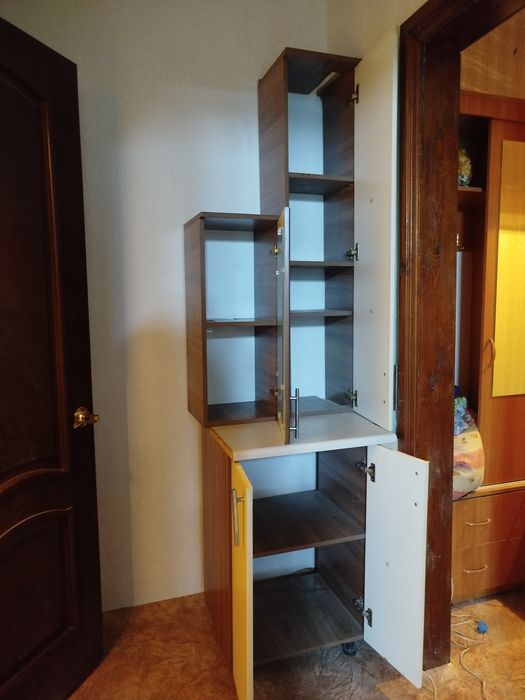 Кухонные шкафы три штуки