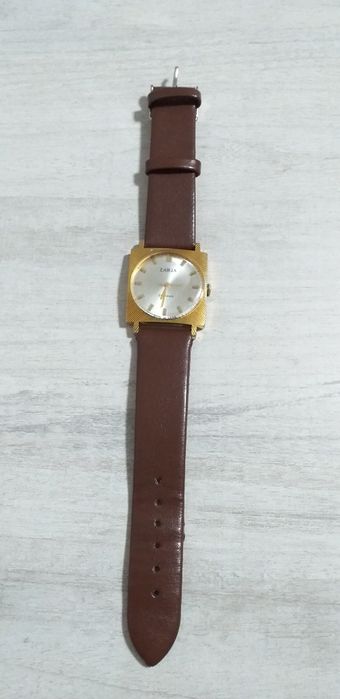 Позолоченные часы