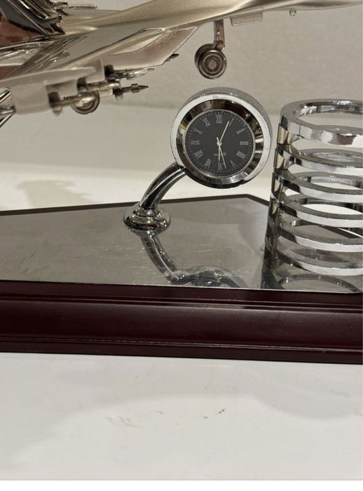 Подставка для ручек в виде самолета