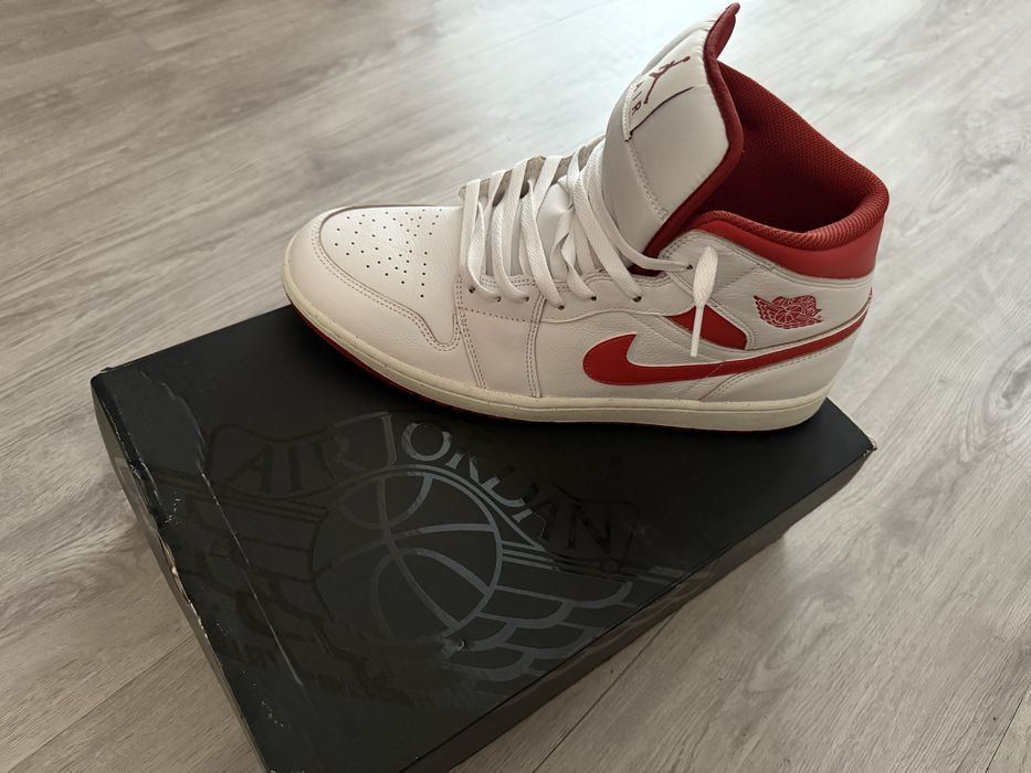 Новые Air Jordan 1
