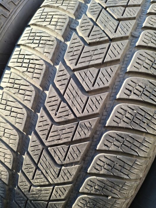 4 Anvelope de iarnă 235 60 r18 Pirelli