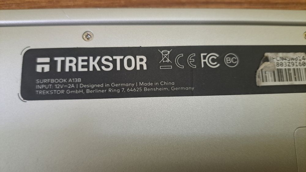 Vînd laptop Trekstor.