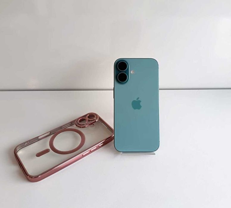 Apple iPhone 16 (нов 100% батерия 17 зареждания)
