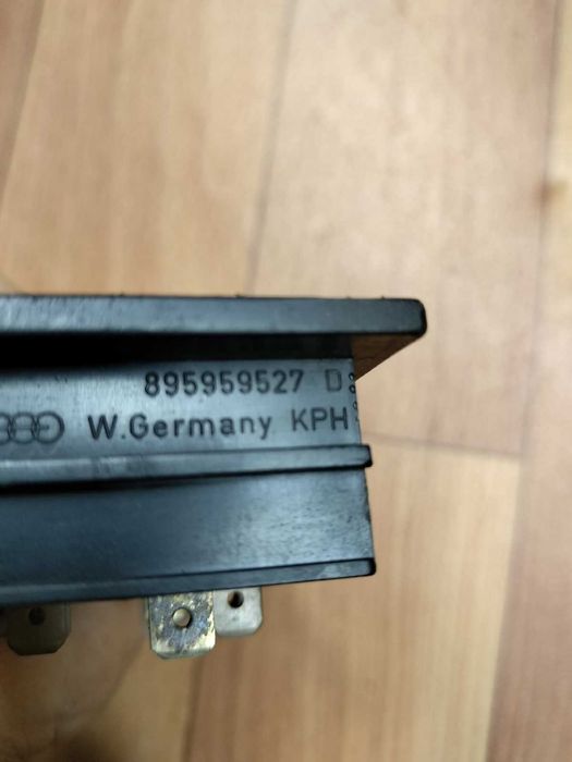 Продам Блок управления стеклоподъемниками Audi 80 B4