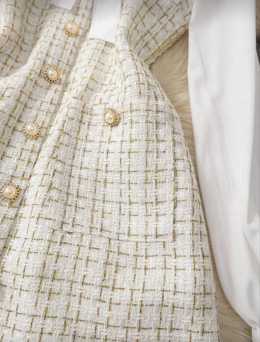 Елегантен дамски костюм