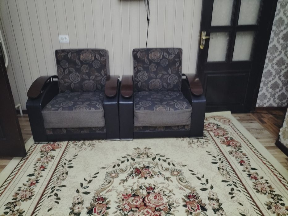 Divan kreslo sotiladi