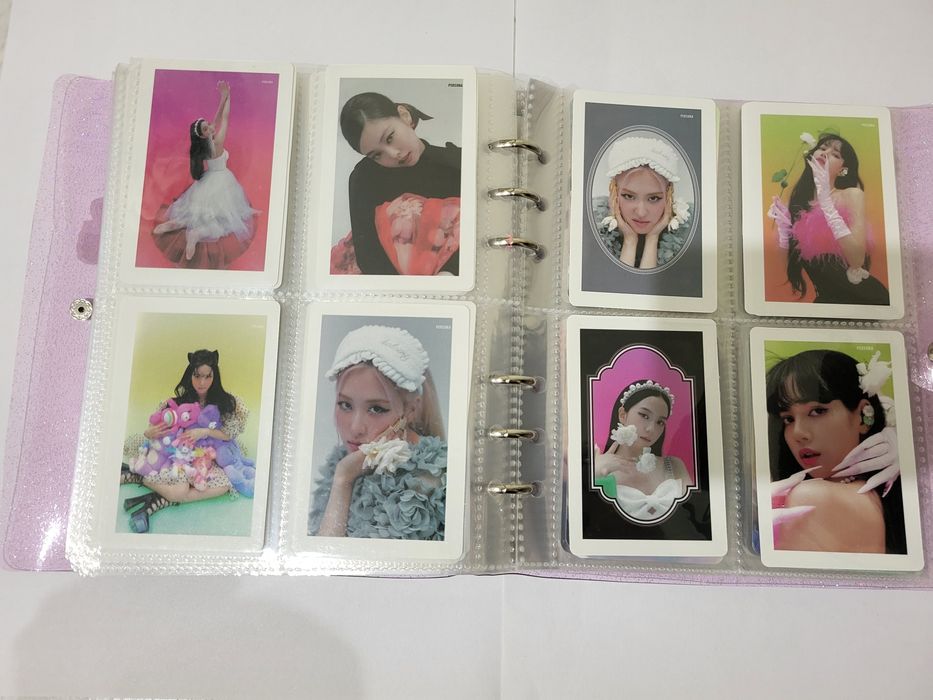 Биндер, заполненный 280 картами