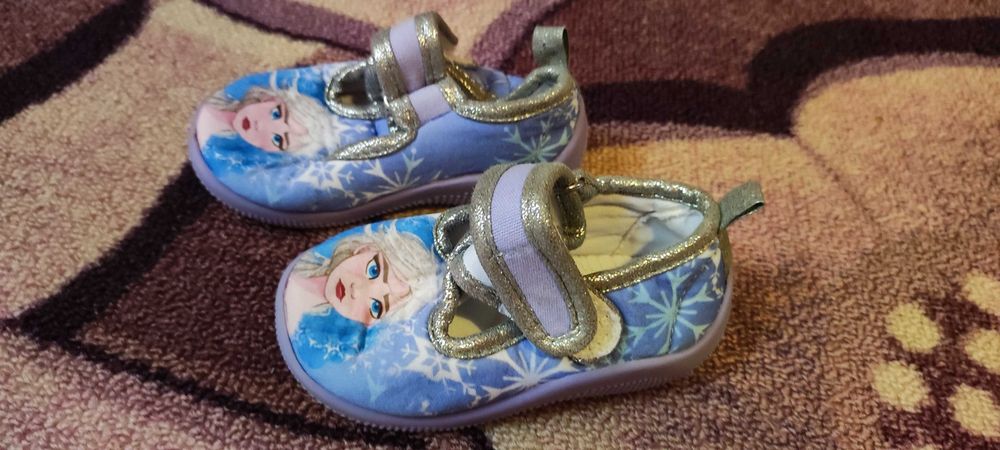 Сладурски детски сандали Леденото кралство