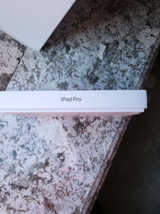 iPad Pro 11" M4 (2024) 7th Gen Wifi 256 GB, Space Black, Ca nou