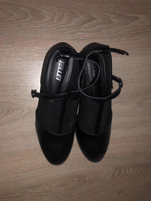 Продам новые туфли