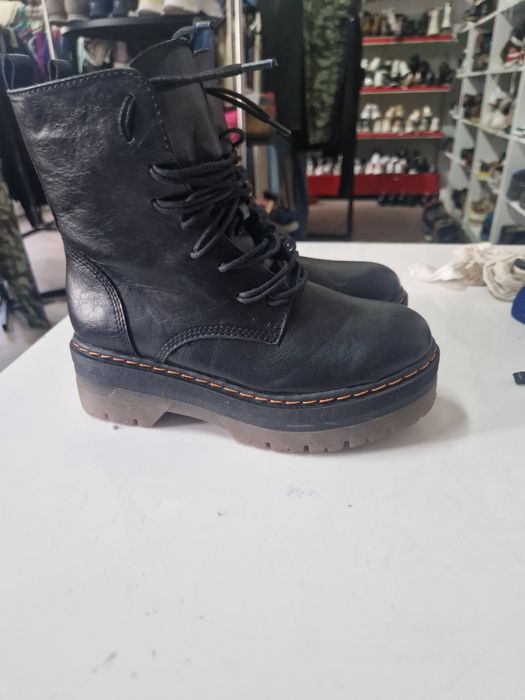 Vand Bocanci CATWALK ,noi,nr 37