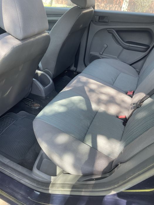 Ford Focus 2005 berlina cu hayon