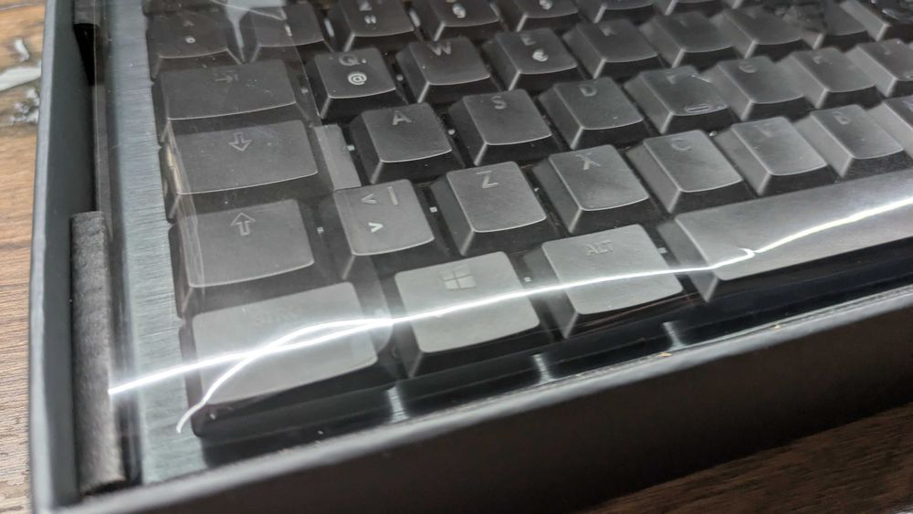 Logitech G915 TKL • DEU Layout • Чисто нова • 2 г. гаранция