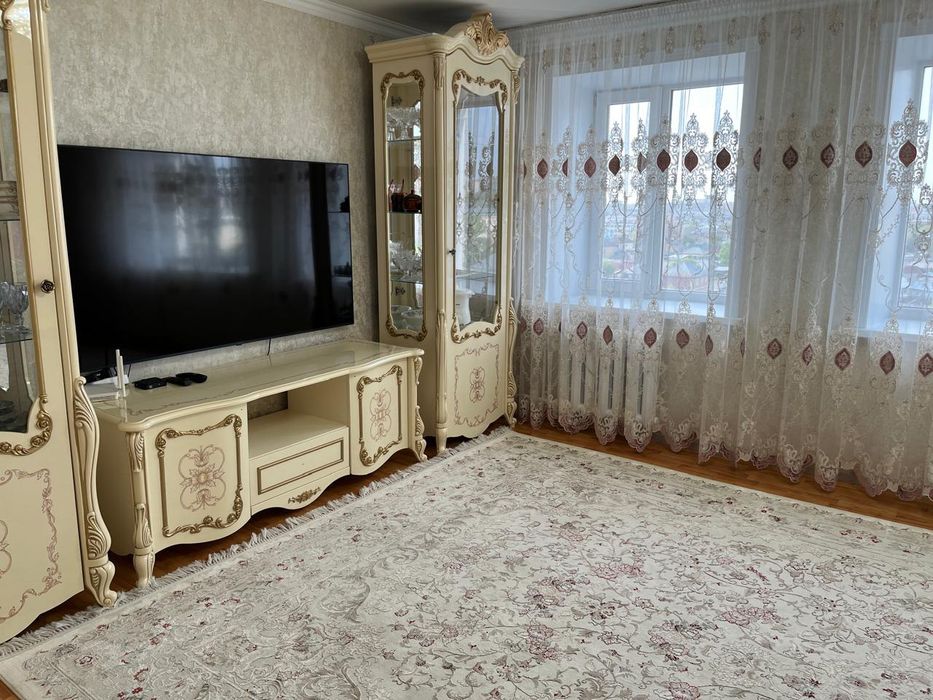 Продам квартиру 4х комнатную                            .