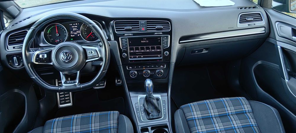 Volkswagen Golf 7 GTE , Plug-in Hybrid, Euro6, Full LED, Camera, Navi