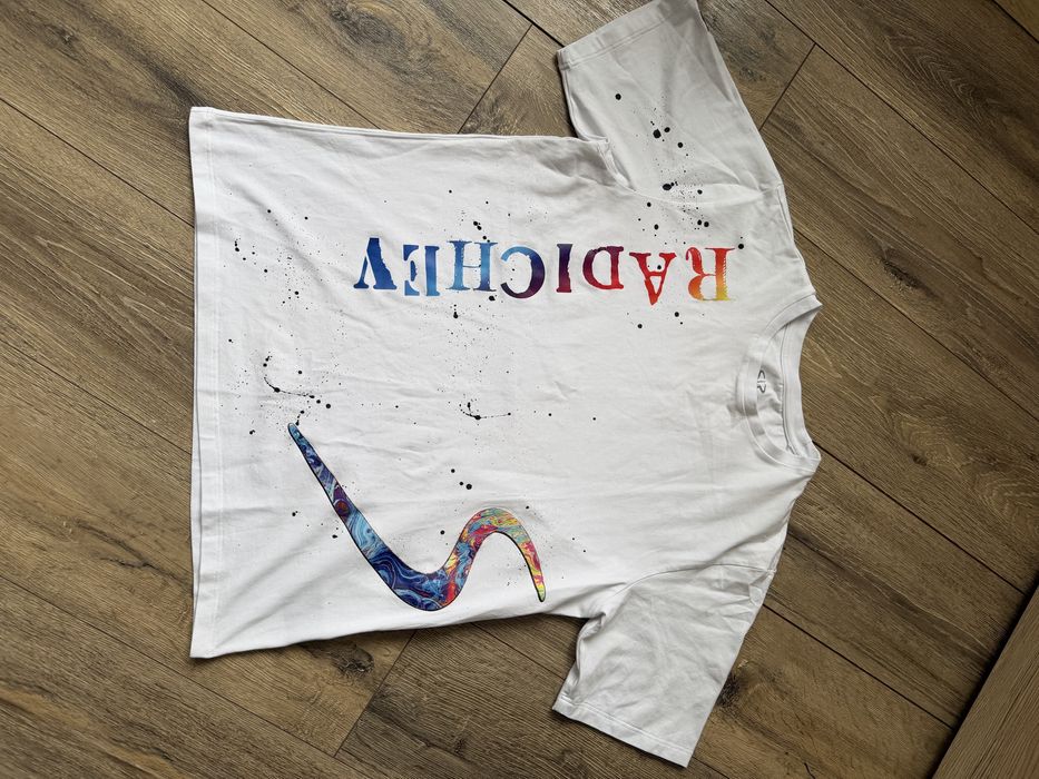 Дизайнерска тениска Radichev нова