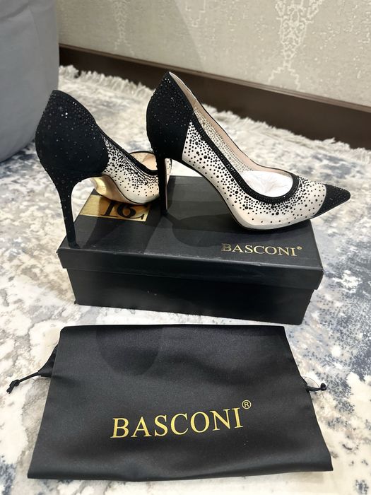 Вечерние туфли от Basconi на 39-39.5 р новые