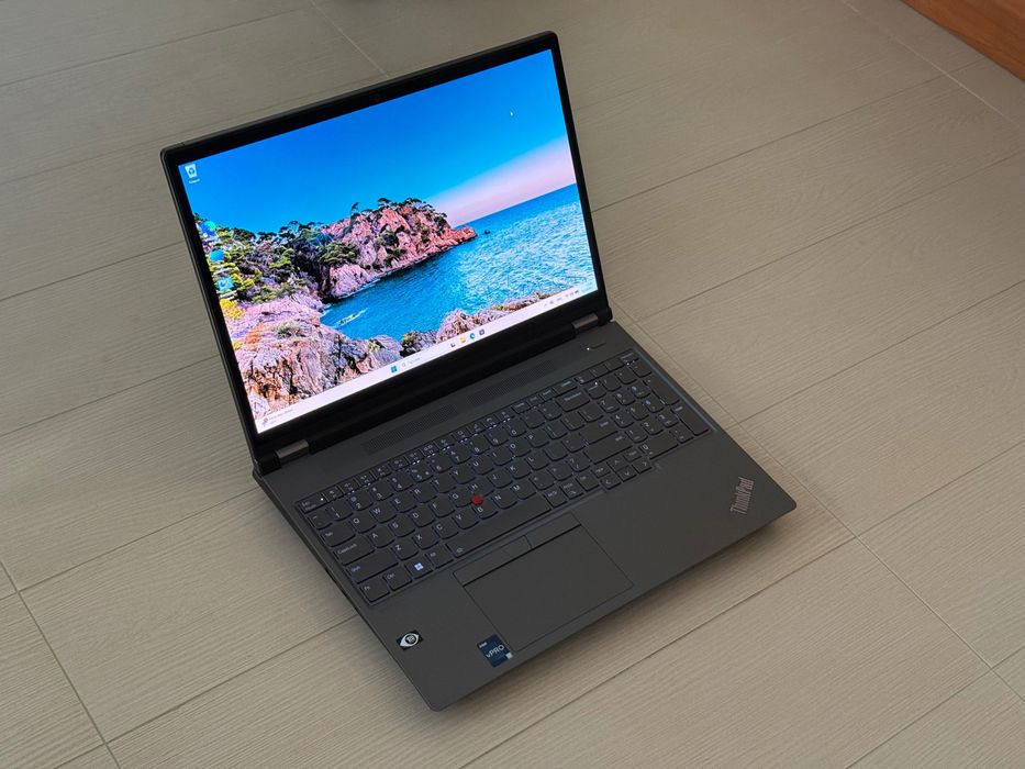 Топ Лаптоп 16’ UHD+4K Oled Touch i7-12850HX  Lenovo Thinkpad P16 Gen1  32GB DDR5  1TB SSD  RTX A1000