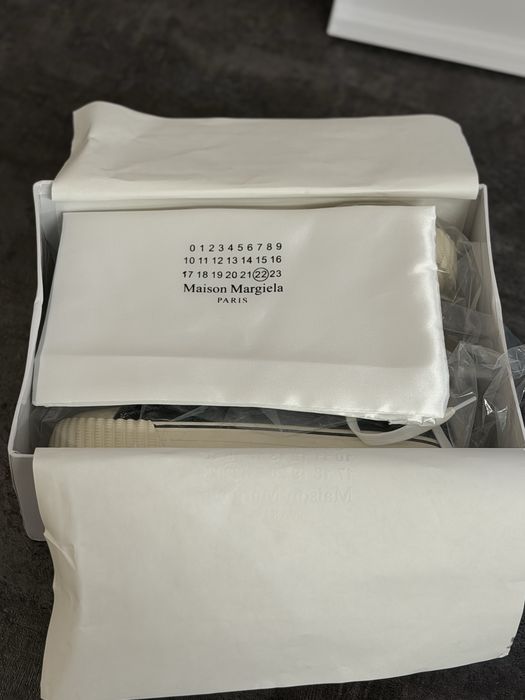 продам Maison Margiela Evolution,совершенно новые,размер 38-39