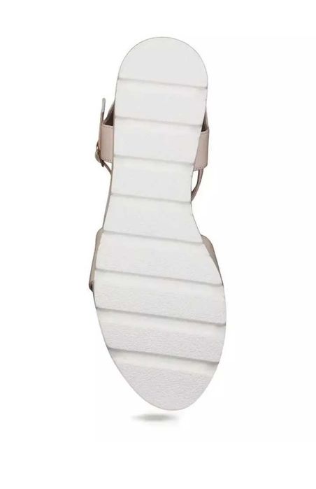 Новые босоножки 40 р