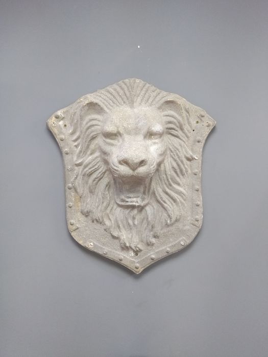 Кашпо из камня "Лицо"