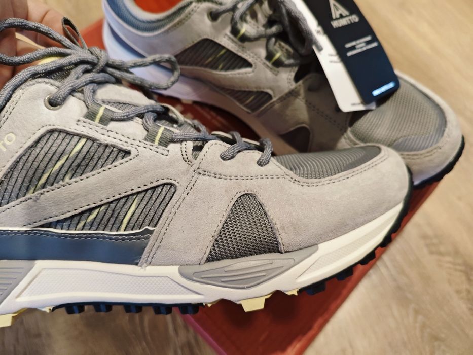 Кроссовки новые  Humto .