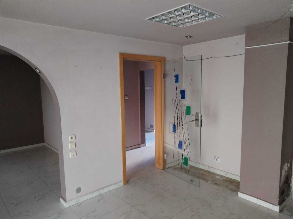 De vanzare apartament/spatiu comercial