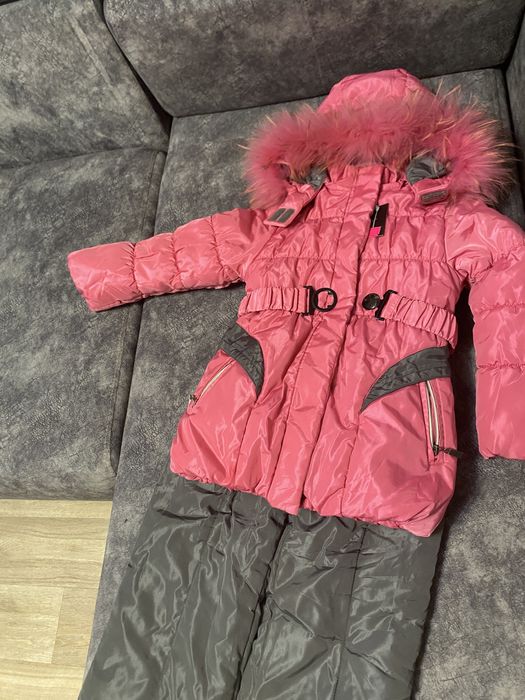 Продам комбинезон для девочки