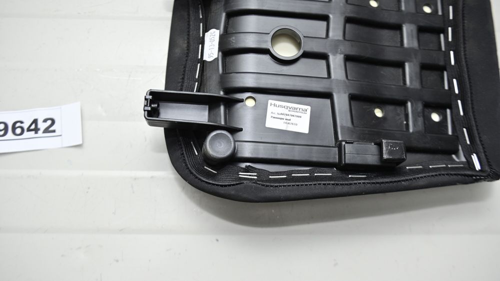 Husqvarna Svartpilen 801 2024 2025 Sa sezut pasager