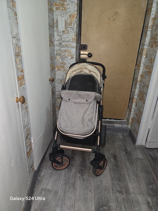 Продаю детскую коляску