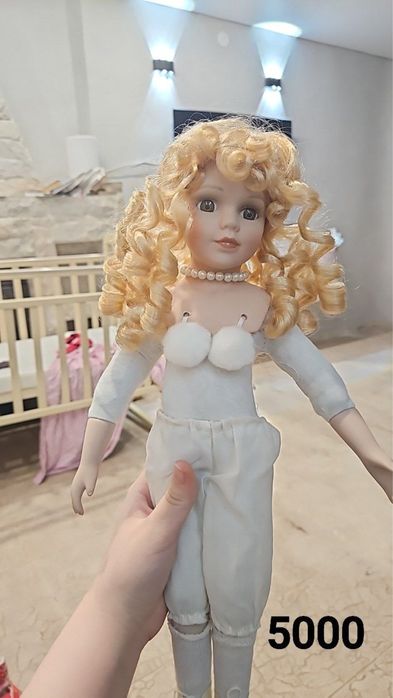 Продам фарфоровые куклы