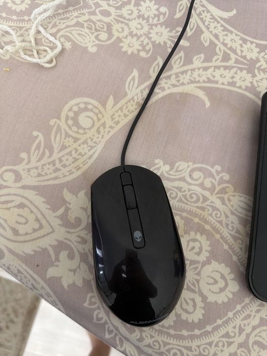 Клавиатура и мышь Alienware