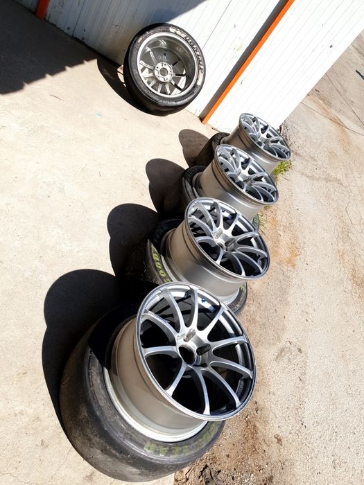 18x9.5j et18 ADVAN Racing 5x120 BMW