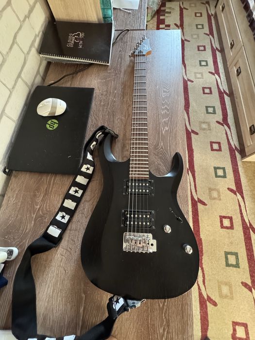 Продам электрогитару