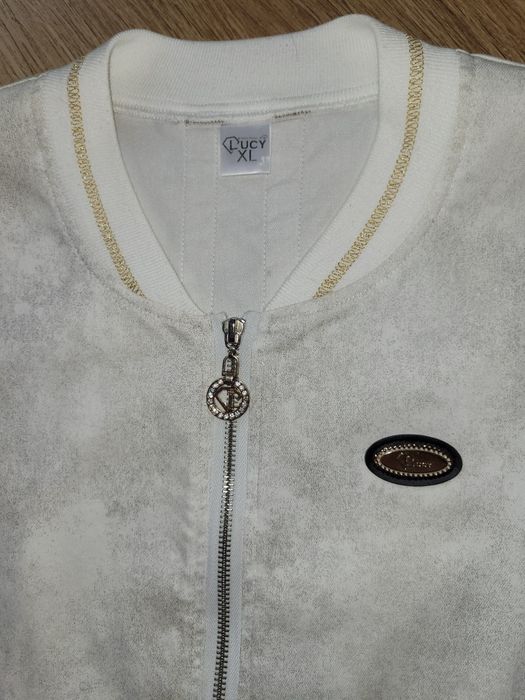 Бяло манто Lucy със златисти акценти